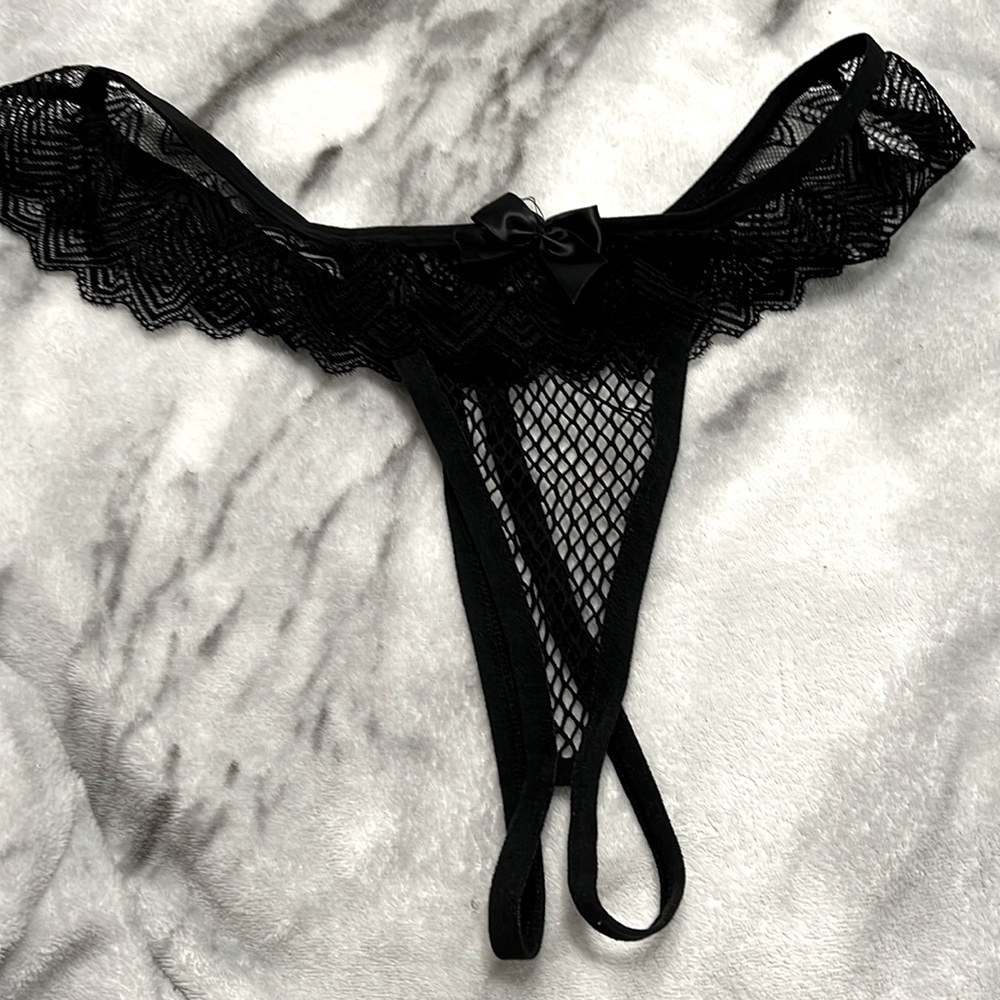 Black crotchless panties